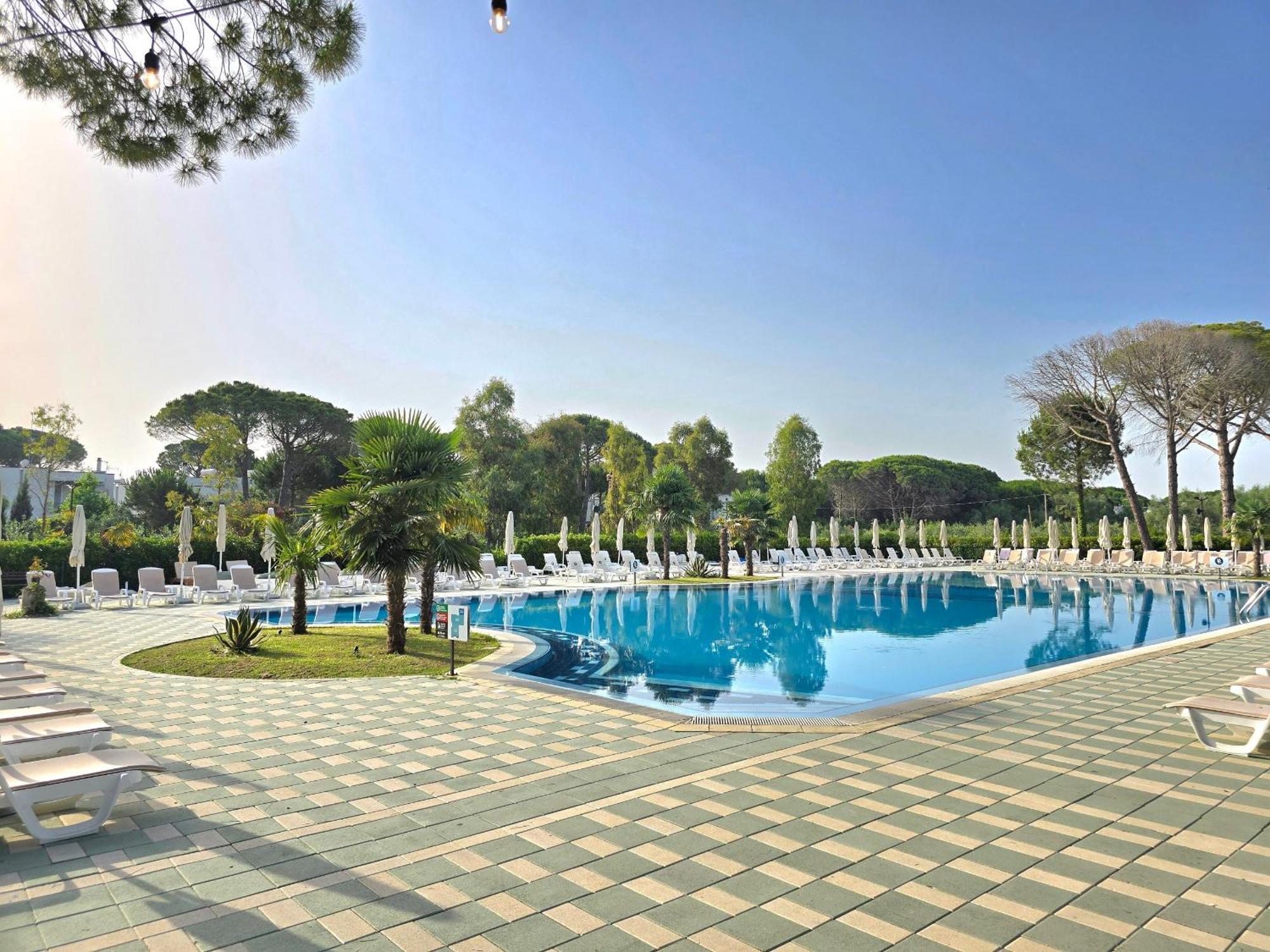 Modern Villas At Perla Resort Дуррес Экстерьер фото
