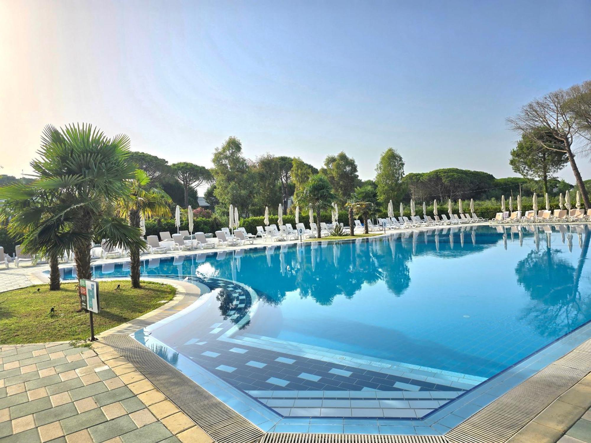 Modern Villas At Perla Resort Дуррес Экстерьер фото