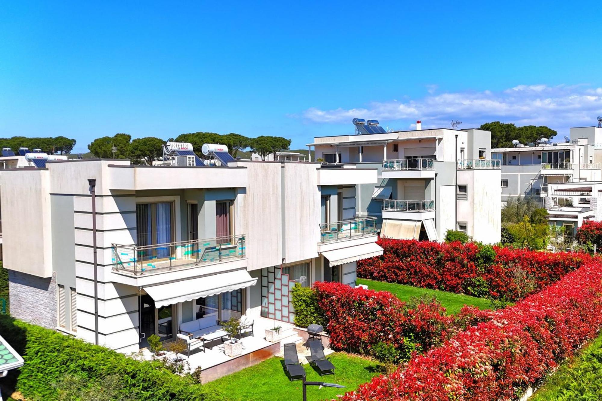 Modern Villas At Perla Resort Дуррес Экстерьер фото